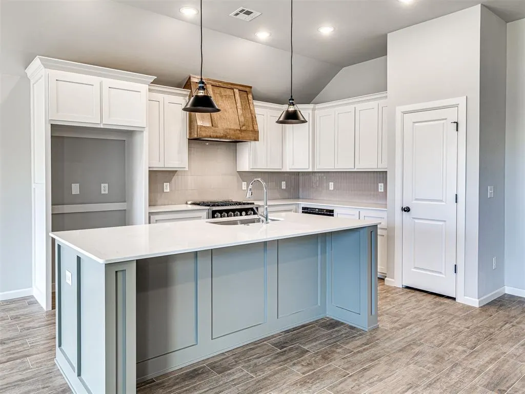 Photo 12 — 628 Honey Springs Lane, Shawnee, OK 74804
