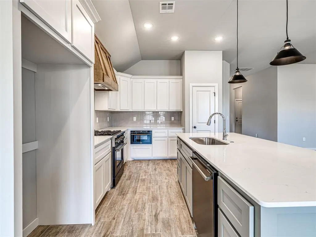 Photo 19 — 628 Honey Springs Lane, Shawnee, OK 74804
