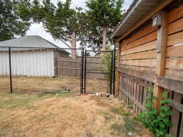 Photo 7 — 610 S Hoff Avenue, El Reno, OK 73036