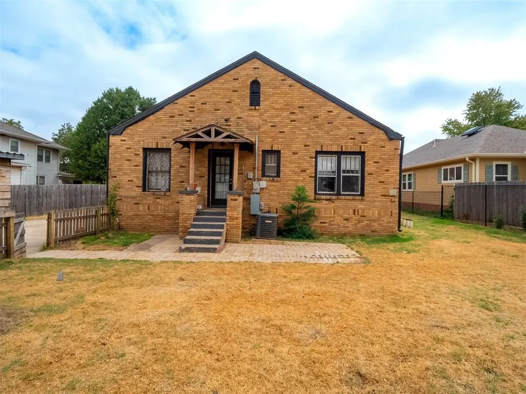 Photo 8 — 610 S Hoff Avenue, El Reno, OK 73036