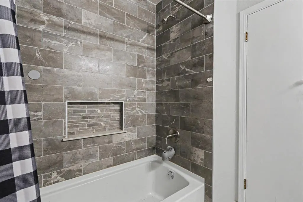 Photo 15 — 1004 SW 11th Street, Moore, OK 73160