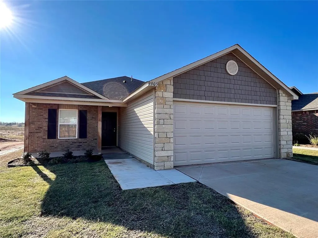 Front exterior — 9905 Rattlesnake Lane, Yukon, OK 73099