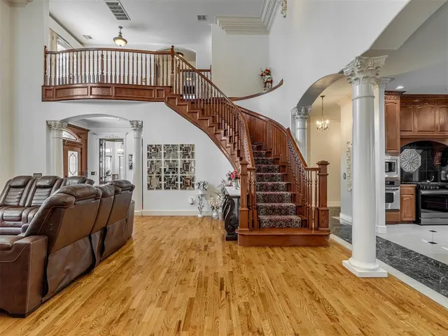 Photo 7 — 2316 E Overholser Court, Oklahoma City, OK 73127