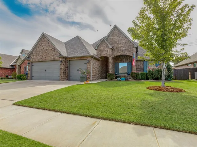 Photo 2 — 4712 NW 151st Terrace, Edmond, OK 73013