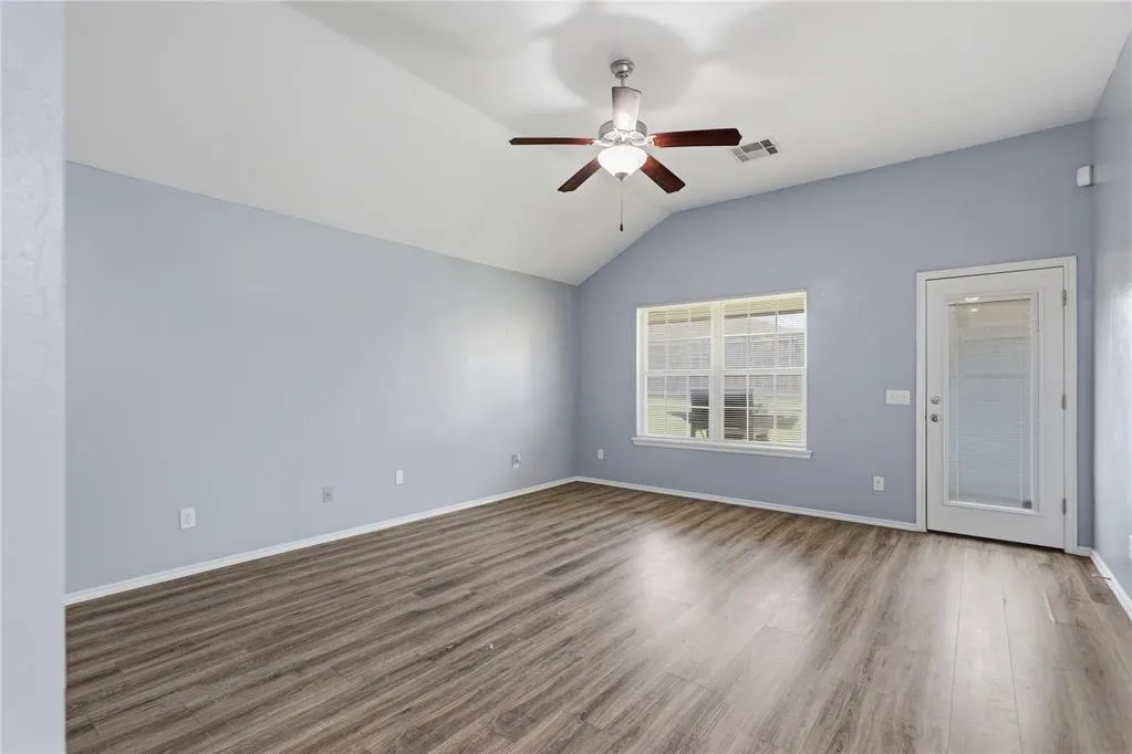 Photo 7 — 605 Inverleith Circle, Yukon, OK 73099