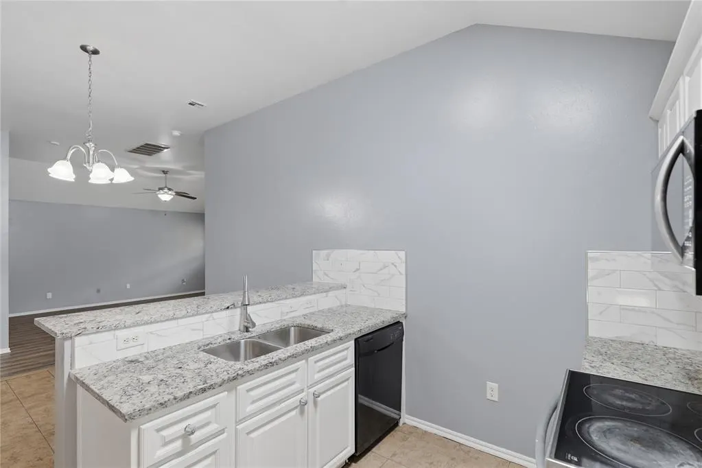 Photo 12 — 605 Inverleith Circle, Yukon, OK 73099