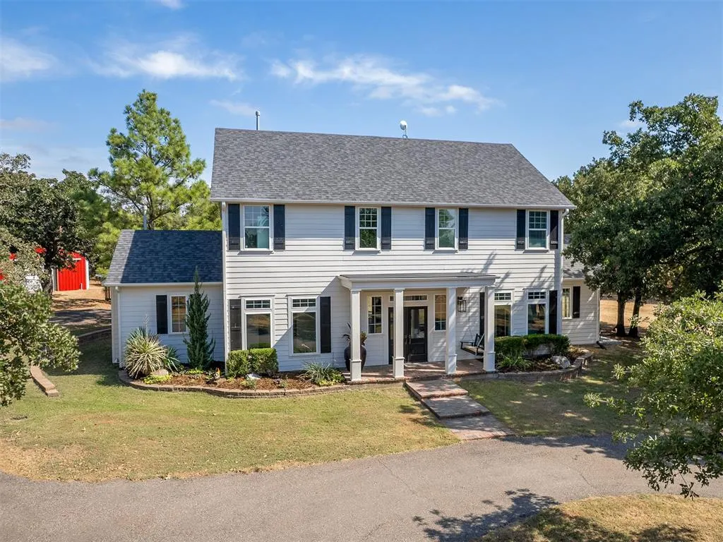 Front exterior — 7725 Sandy Lane, Edmond, OK 73034