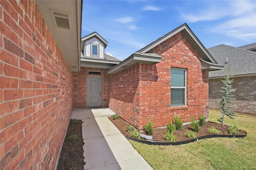 Photo 2 — 11345 NW 162nd Street, Oklahoma City, OK 73078