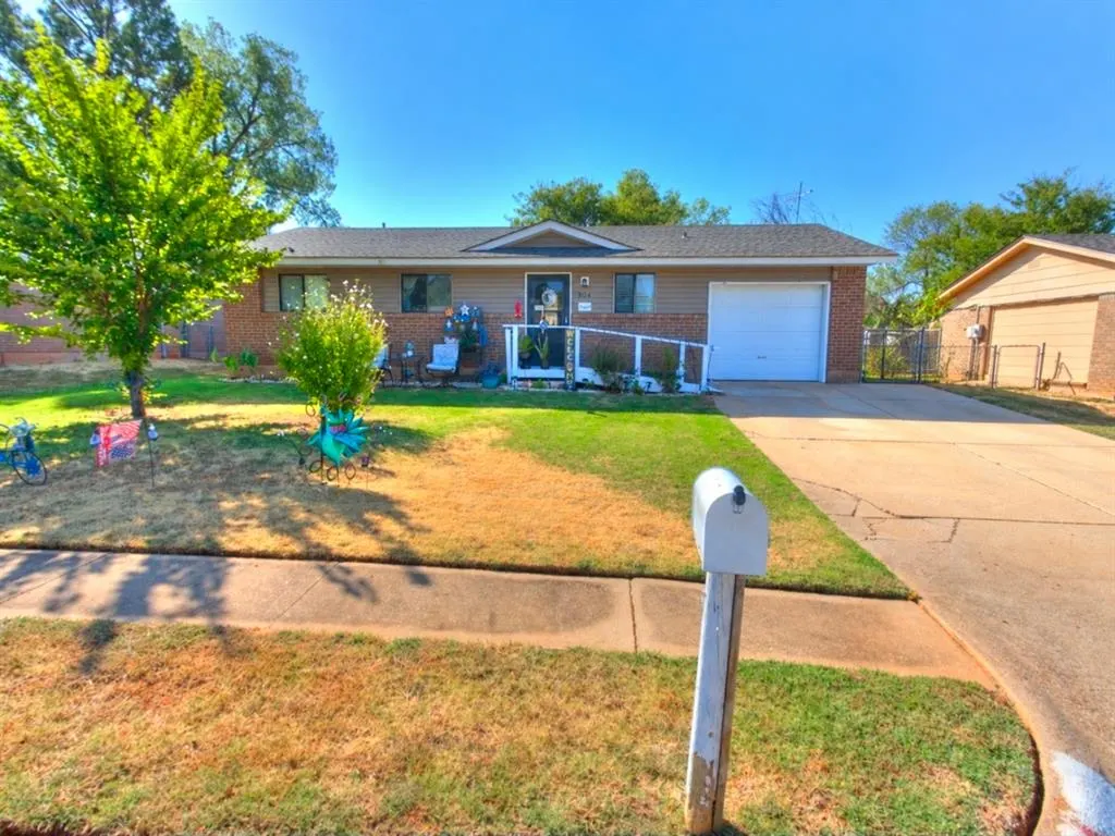 Photo 2 — 604 Meadowlake Drive, Noble, OK 73068