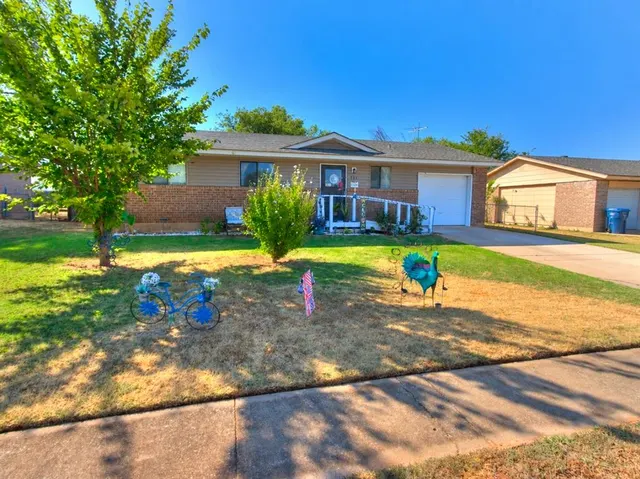 Photo 3 — 604 Meadowlake Drive, Noble, OK 73068