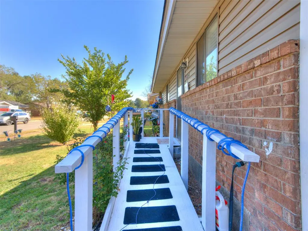 Photo 4 — 604 Meadowlake Drive, Noble, OK 73068