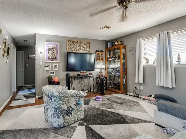 Photo 6 — 604 Meadowlake Drive, Noble, OK 73068