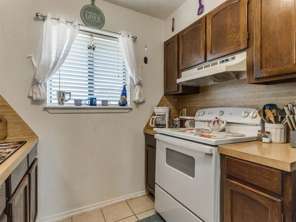 Photo 9 — 604 Meadowlake Drive, Noble, OK 73068