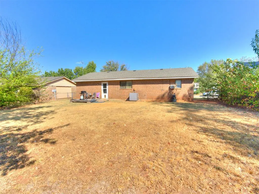 Photo 25 — 604 Meadowlake Drive, Noble, OK 73068