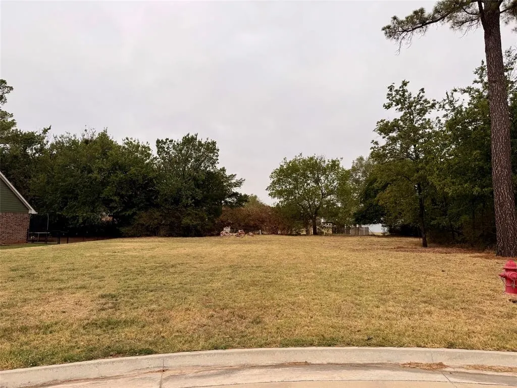 Front exterior — 1812 Larkin Lane, Shawnee, OK 74804