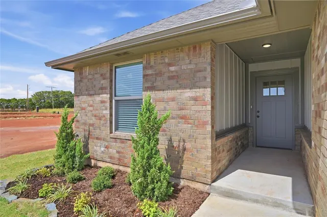 Photo 2 — 11349 NW 162nd Street, Oklahoma City, OK 73078