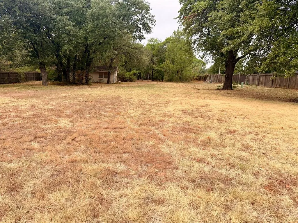 Front exterior — 1928 Carleton Lane, Shawnee, OK 74804
