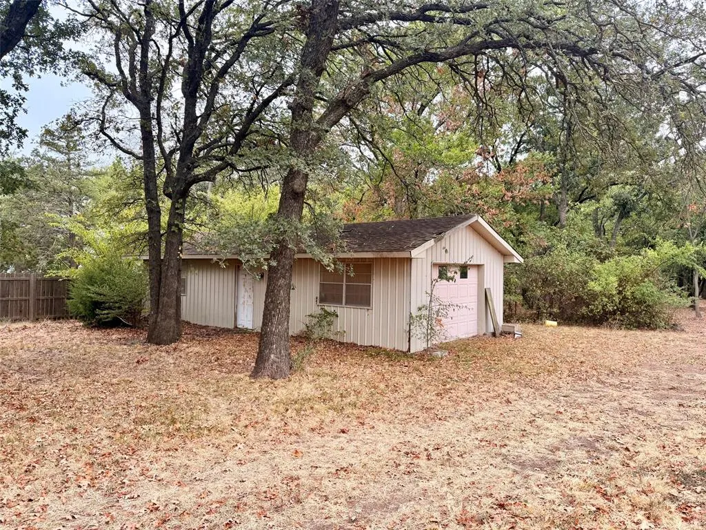 Photo 4 — 1928 Carleton Lane, Shawnee, OK 74804