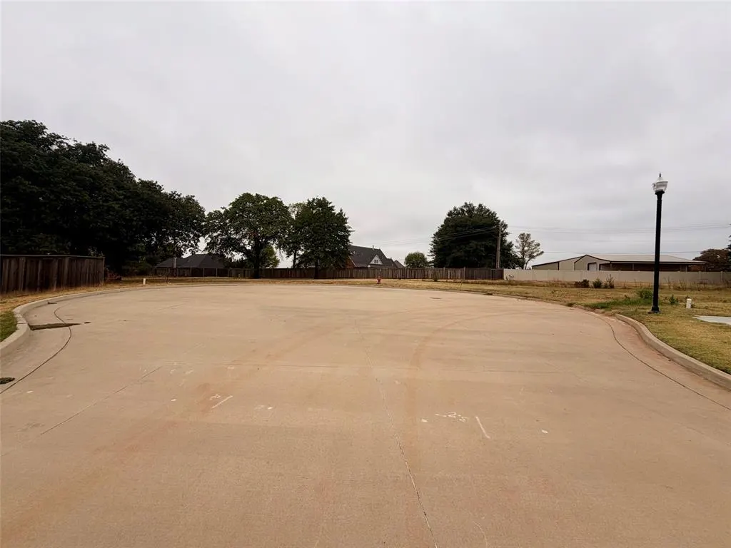 Photo 3 — 1929 Carleton Lane, Shawnee, OK 74804
