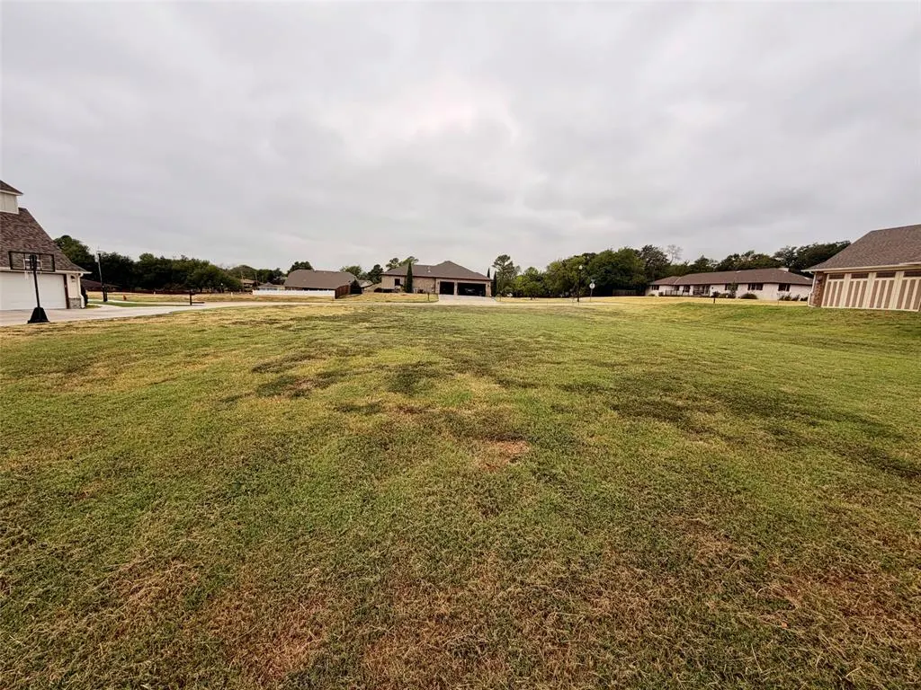 Photo 3 — 1917 Carleton Lane, Shawnee, OK 74804