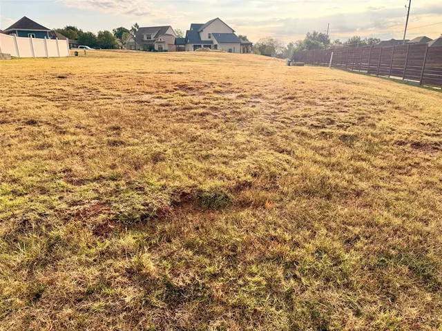 Photo 2 — 1803 Larkin Lane, Shawnee, OK 74804