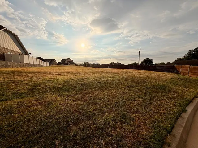 Photo 4 — 1803 Larkin Lane, Shawnee, OK 74804