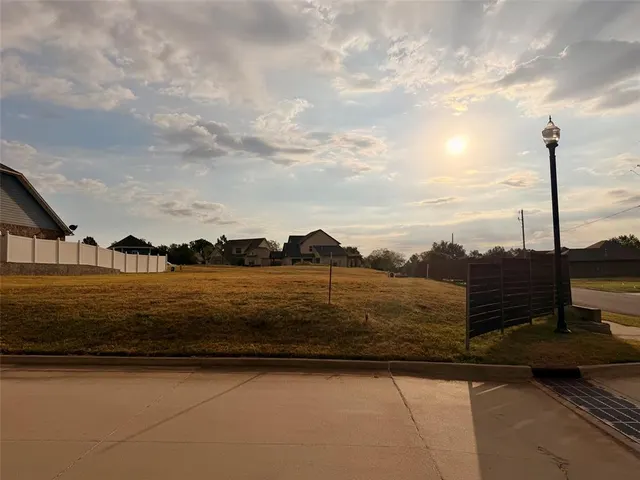 Photo 5 — 1803 Larkin Lane, Shawnee, OK 74804