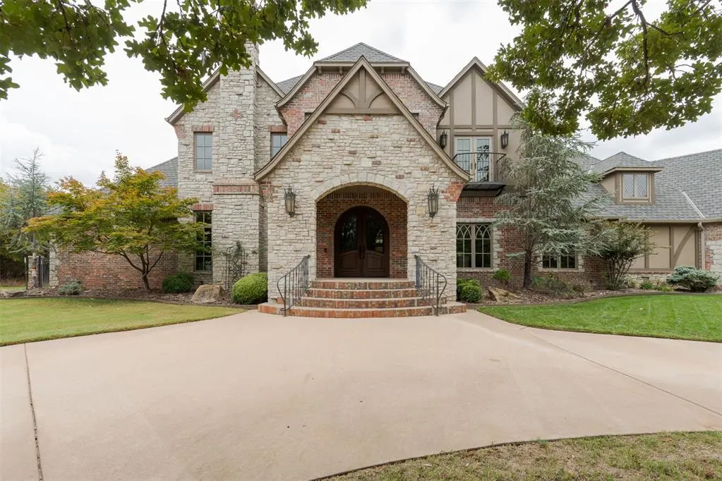 Photo 2 — 1416 Territories Drive, Edmond, OK 73034