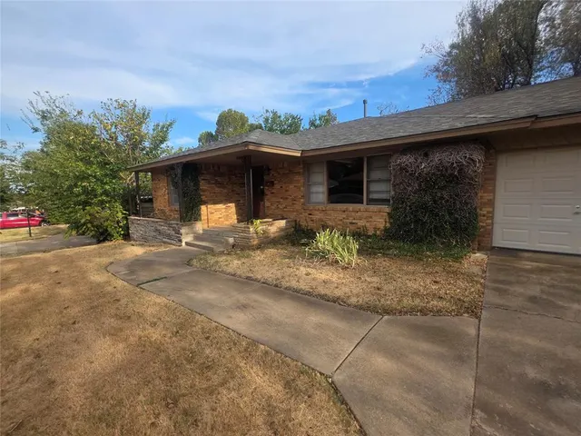 Photo 3 — 212 Bluebird Drive, Midwest City, OK 73110