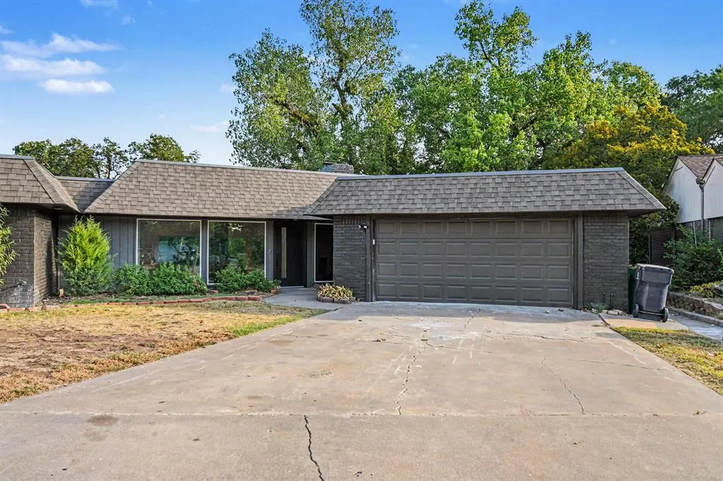 Front exterior — 11105 NW 112th Street, Yukon, OK 73099