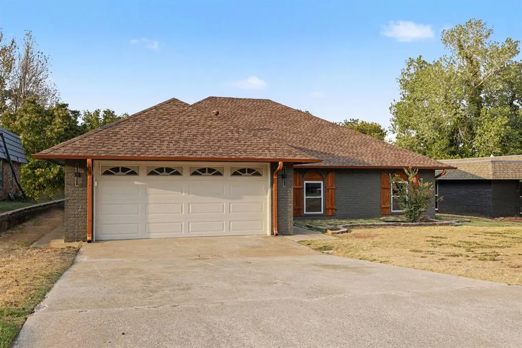 Photo 2 — 11109 NW 112th Street, Yukon, OK 73099