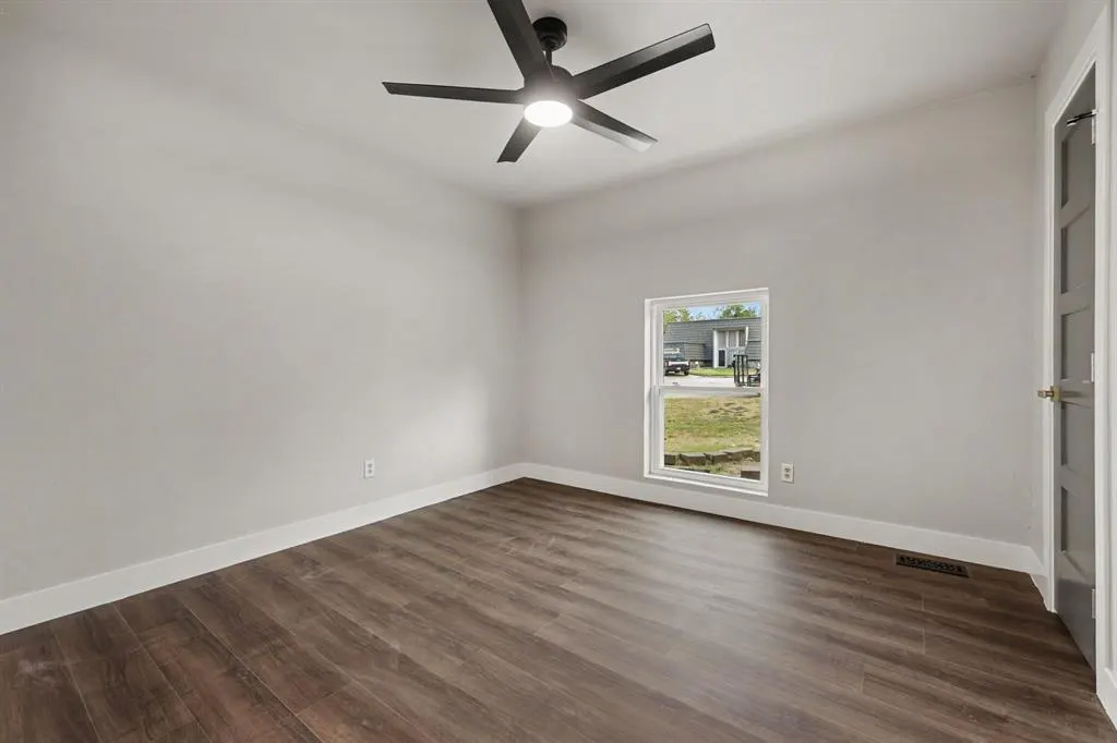 Photo 18 — 11109 NW 112th Street, Yukon, OK 73099