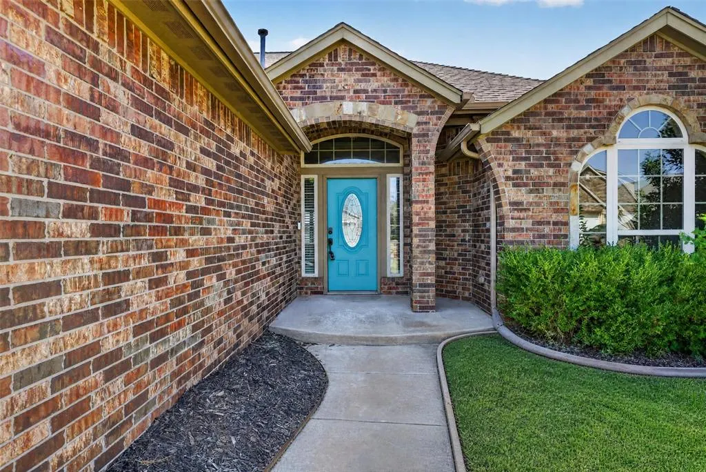 Photo 2 — 2328 NW 154th Street, Edmond, OK 73013