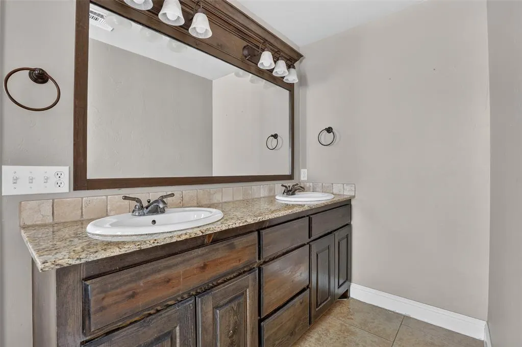 Photo 17 — 2328 NW 154th Street, Edmond, OK 73013