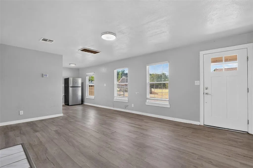 Photo 3 — 2340 Cashion Place, Oklahoma City, OK 73112