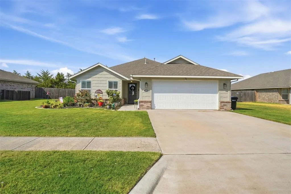 Photo 2 — 1509 Avalon Drive, Altus, OK 73521