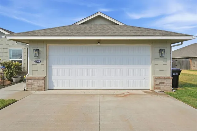 Photo 3 — 1509 Avalon Drive, Altus, OK 73521