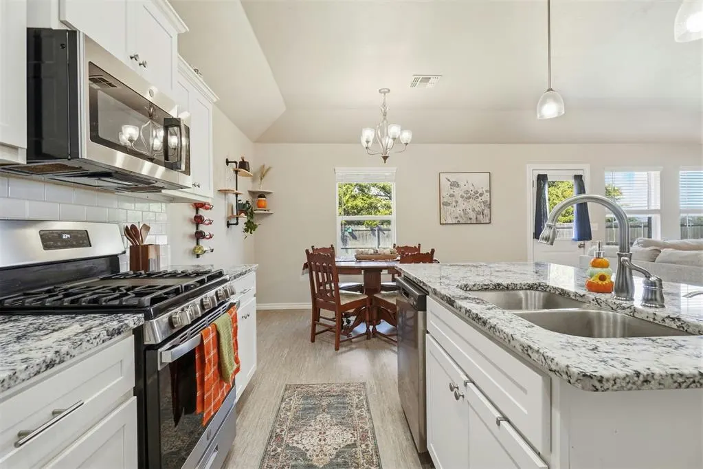 Photo 15 — 1509 Avalon Drive, Altus, OK 73521