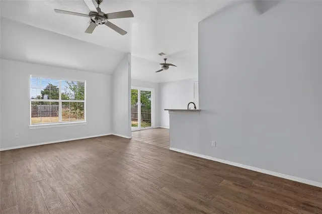 Photo 4 — 601 NW 114th Street, Oklahoma City, OK 73114