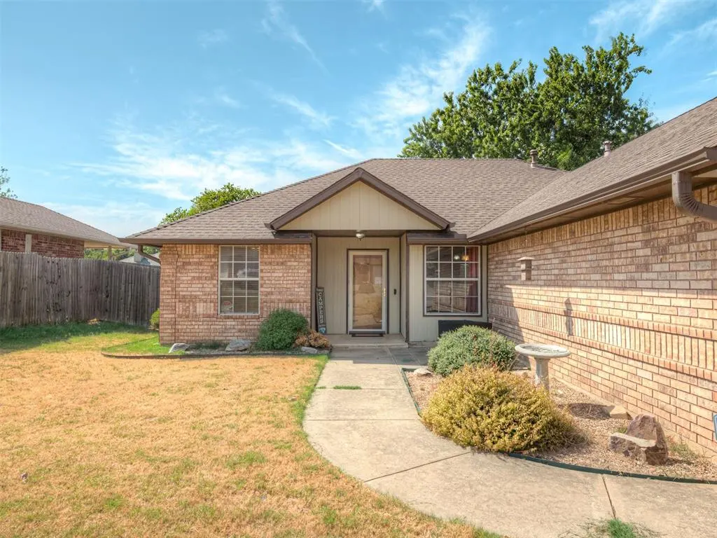 Front exterior — 1713 N Shawnee Trail, Choctaw, OK 73020