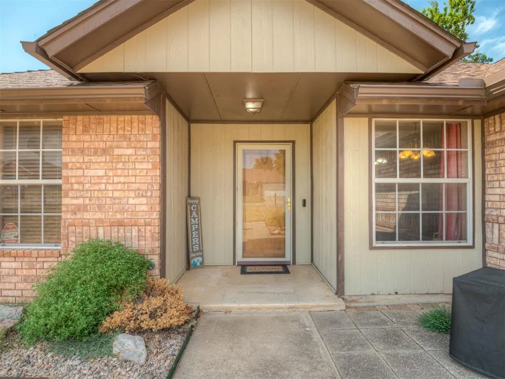 Photo 2 — 1713 N Shawnee Trail, Choctaw, OK 73020