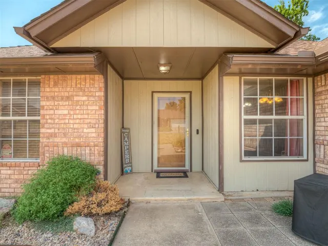 Photo 2 — 1713 N Shawnee Trail, Choctaw, OK 73020