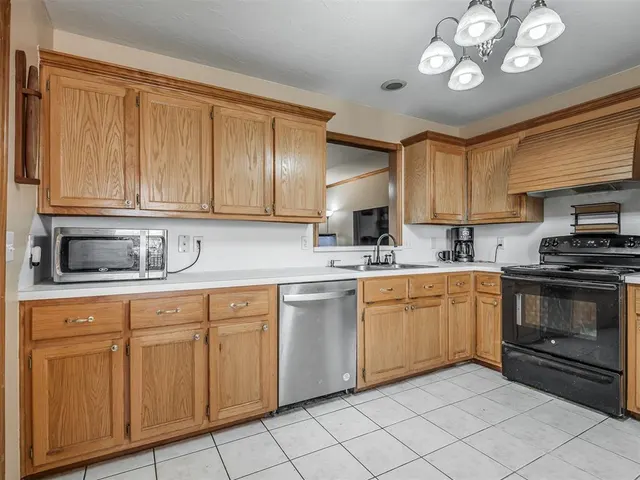 Photo 6 — 1713 N Shawnee Trail, Choctaw, OK 73020