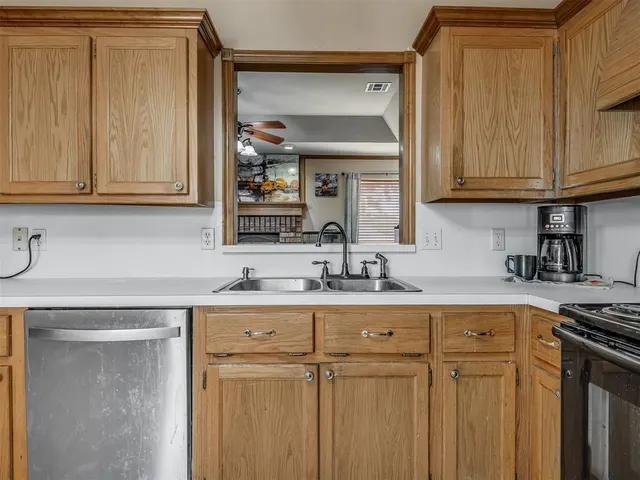 Photo 8 — 1713 N Shawnee Trail, Choctaw, OK 73020