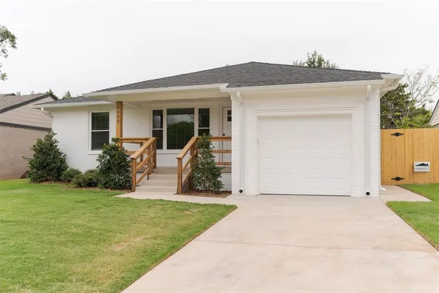 Photo 3 — 2000 Andover Court, The Village, OK 73120