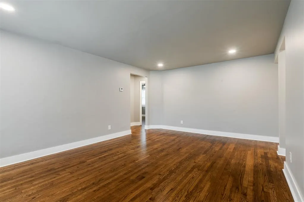 Photo 10 — 2000 Andover Court, The Village, OK 73120