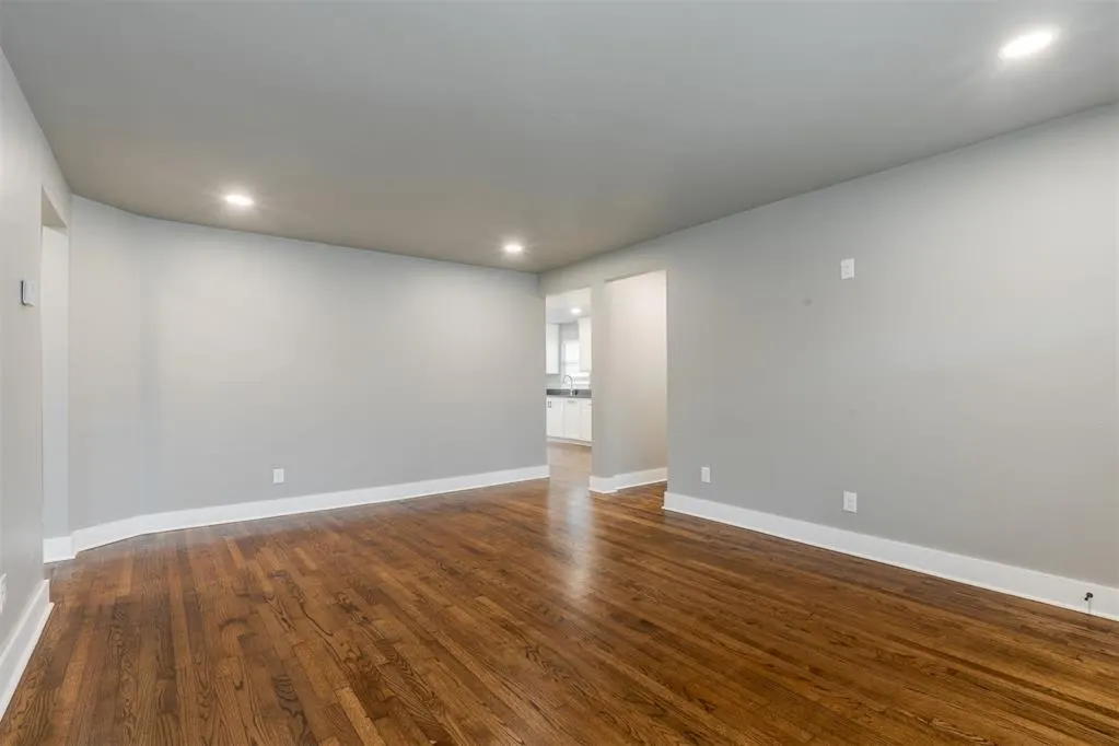 Photo 12 — 2000 Andover Court, The Village, OK 73120