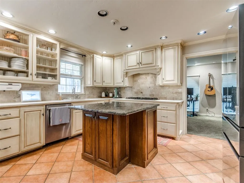 Photo 12 — 11805 N Woodbridge Road, Oklahoma City, OK 73162
