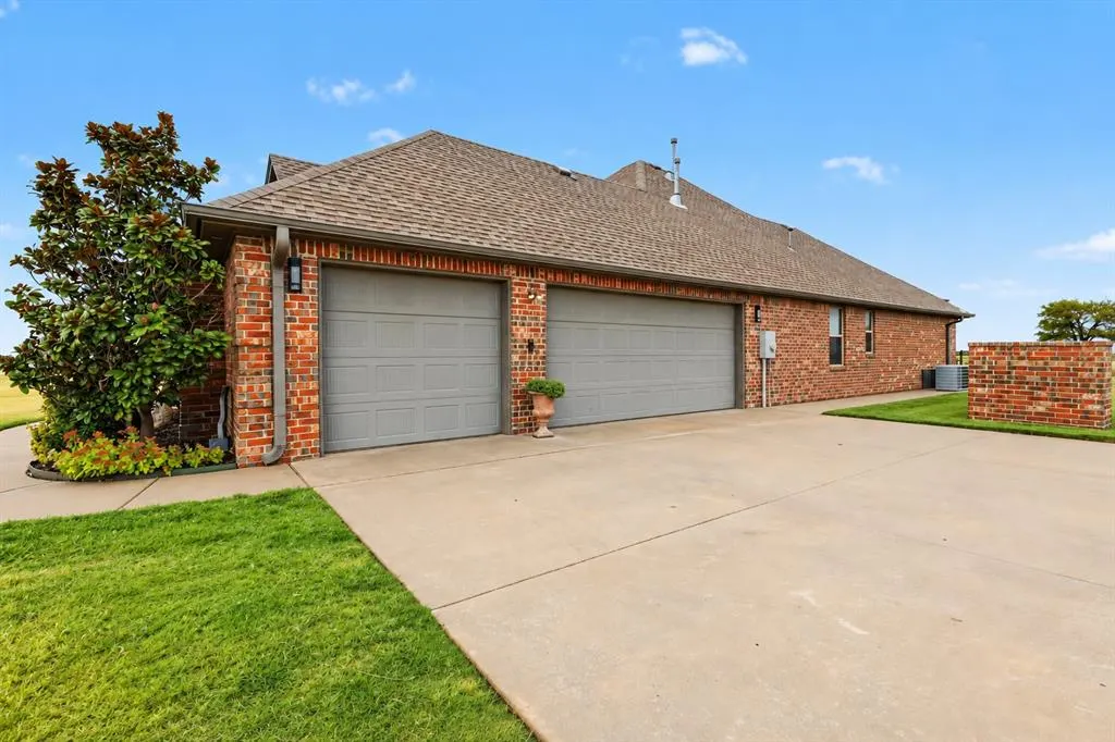 Photo 26 — 16387 SW 23rd Street, El Reno, OK 73036