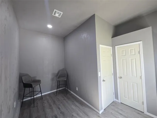 Photo 5 — 3425 Willow Creek Drive, Midwest City, OK 73110